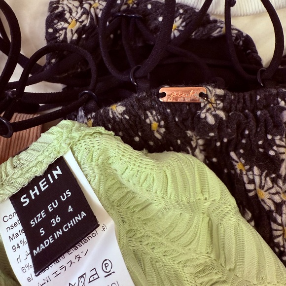 Cropped tank top bundle size xs small - Picture 5 of 8